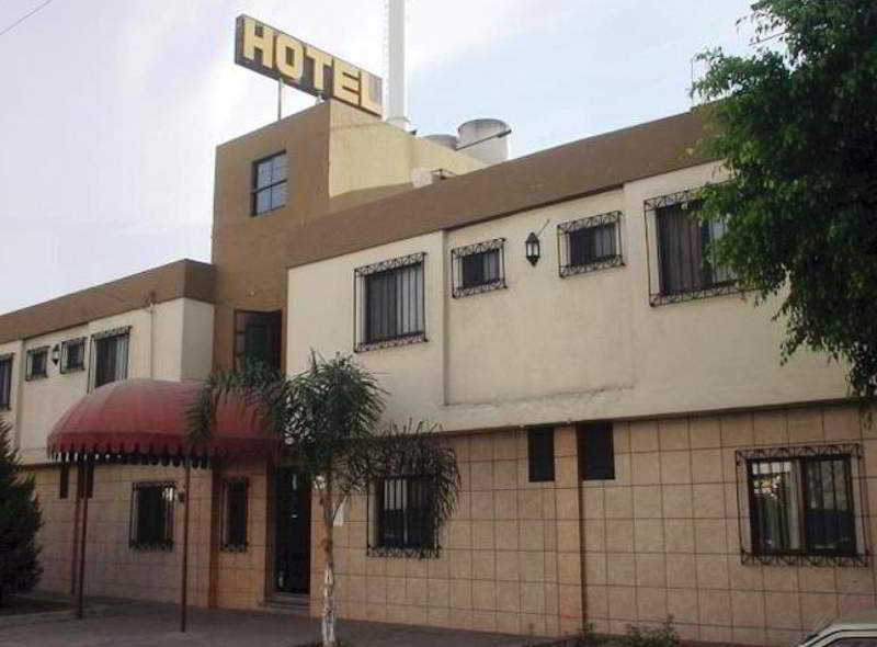 Hotel Arboledas Industrial Гуадалахара Екстериор снимка