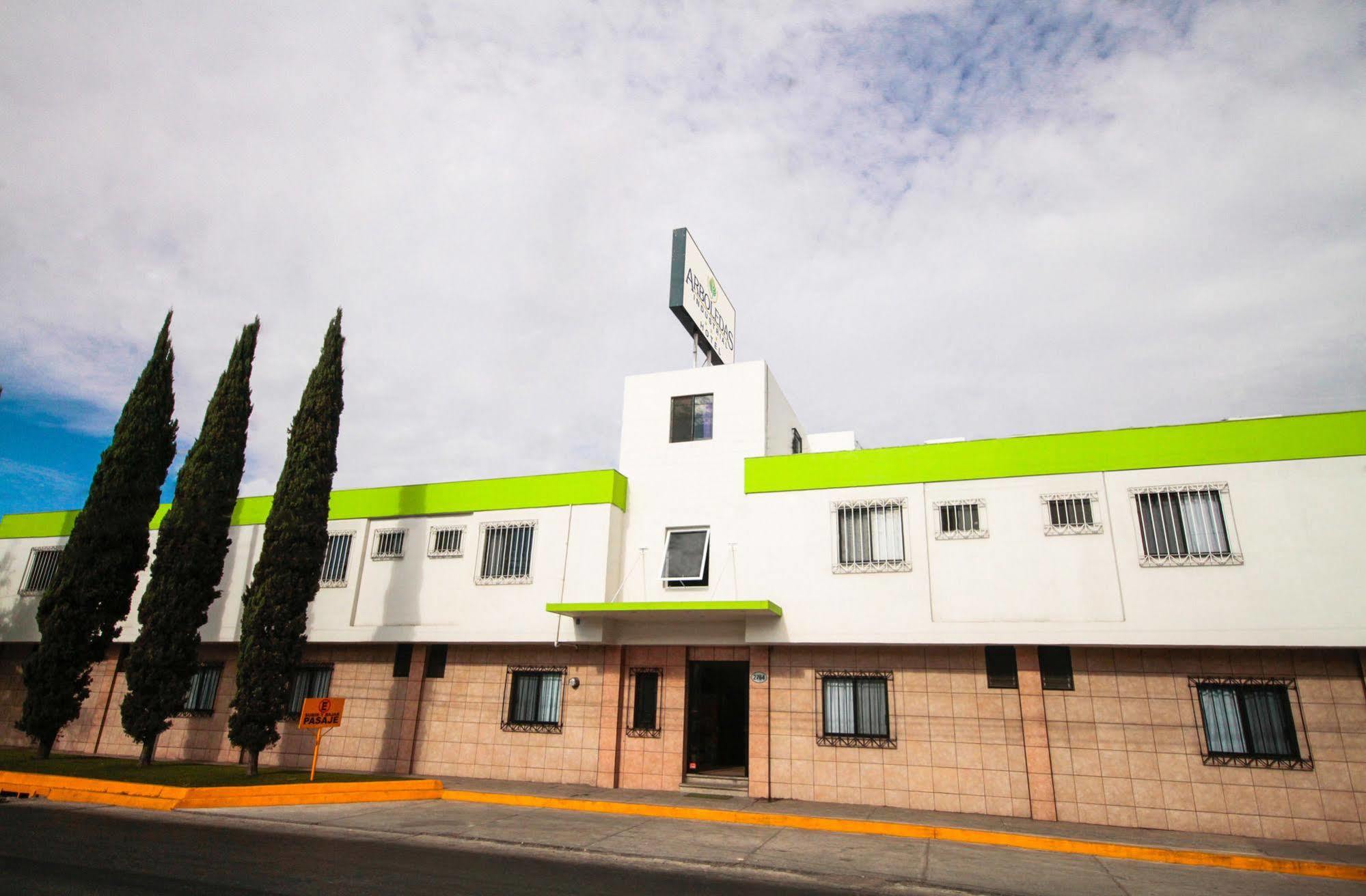 Hotel Arboledas Industrial Гуадалахара Екстериор снимка